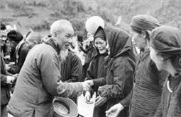 Hồ Chí Minh: Người theo chủ nghĩa dân tộc hay chiến sĩ cộng sản?